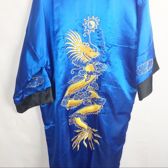 GORGEOUS UNISEX REVERSIBLE SATIN ROBE NWOT - Picture 5 of 10